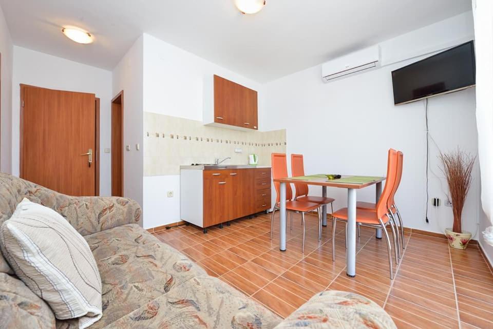 Sreca Apartment Near Beach With Bbq Bibinje Exterior photo