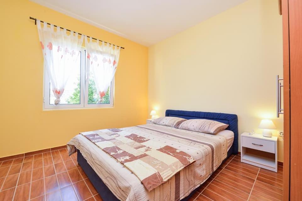 Sreca Apartment Near Beach With Bbq Bibinje Exterior photo