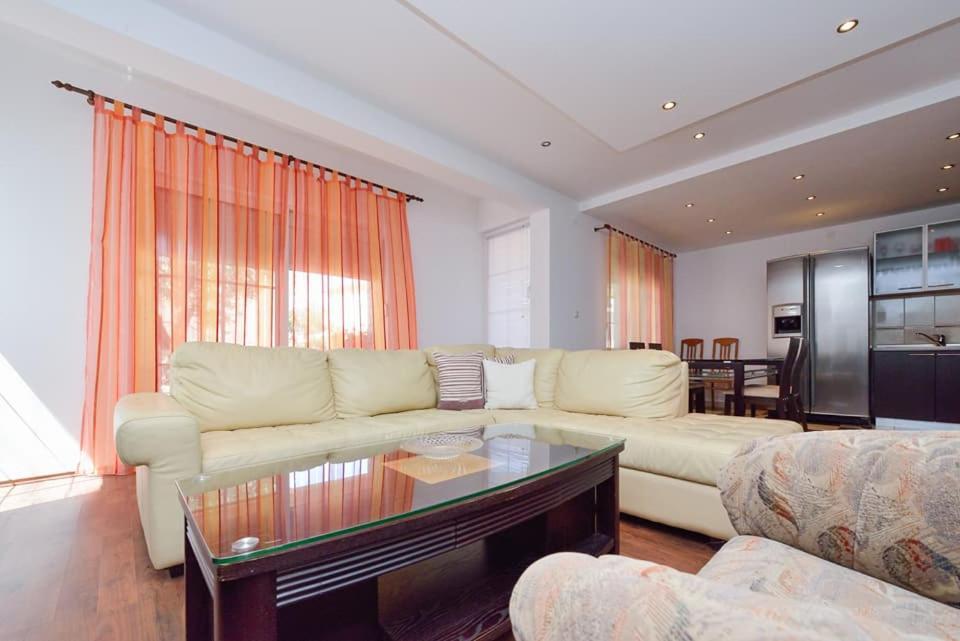 Sreca Apartment Near Beach With Bbq Bibinje Exterior photo
